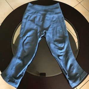 Lululemon Flow & Go crop